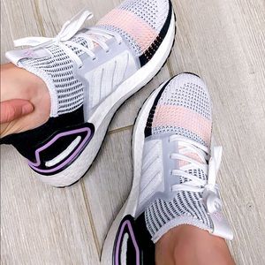 Brand New Women’s Adidas UltraBOOST size 6.5